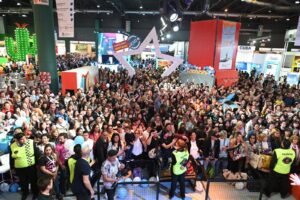 Mar y campo coinciden en el stand de la Provincia en FIT