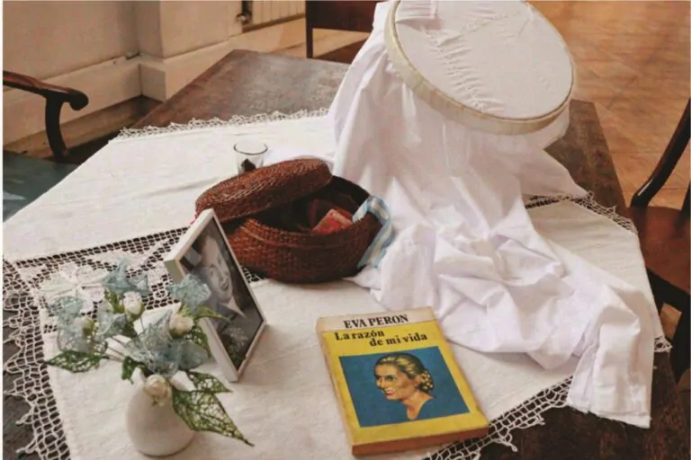 Litoral. Descubrí la Exposición de Arte Textil ‘Descamisadas’