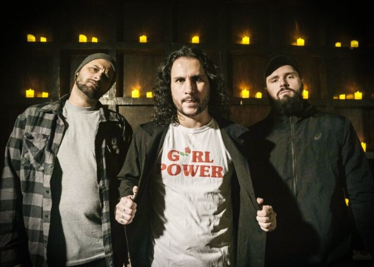 Brasil. Mad Sneaks entrega guitarras afiladas en nuevo single “Shots, Roses and Fire”