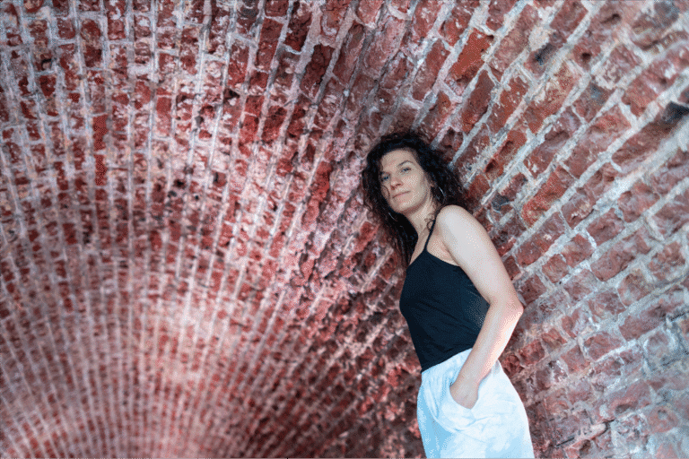 Argentina. Araceli Bonfigli lanza su nueva canción»Quedarán en vos»