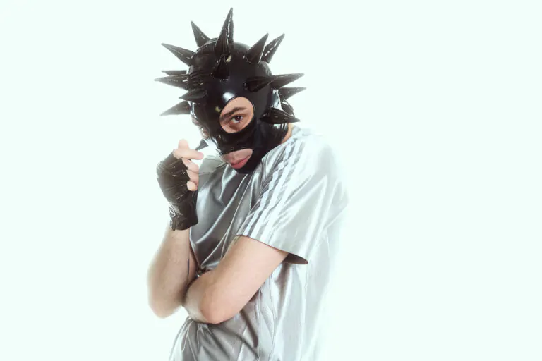 Molle presenta «Esto es real», la primera pieza audiovisual de su nuevo EP