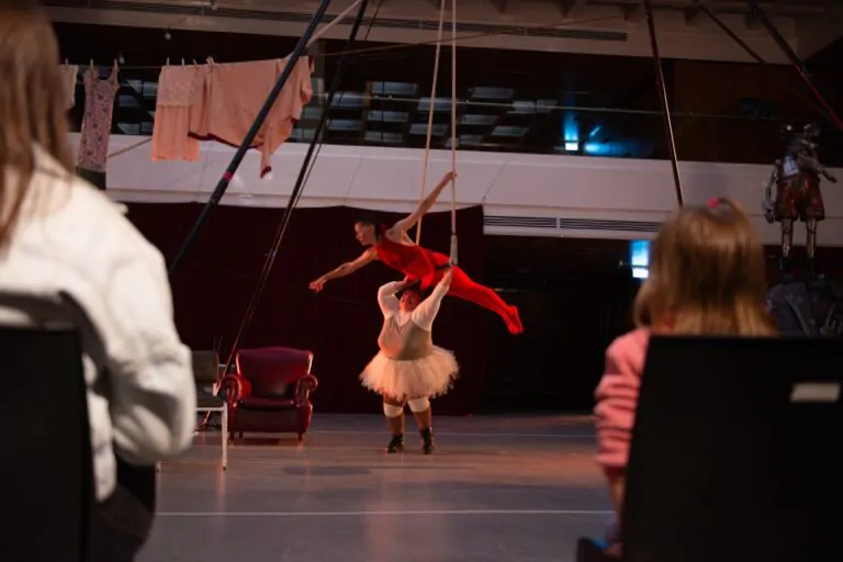 Cine y circo para el verano en el MMAU