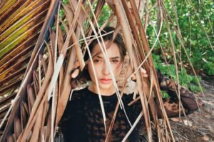 Cris Chil consolida su impacto con “Vitamina” en 2026