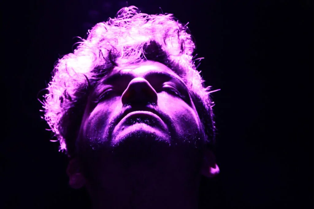 Gabo Gallego presenta "Entrópico Distópico" en 2026