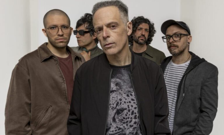 Cossi de gira con su nuevo álbum Mejor Así en 2026