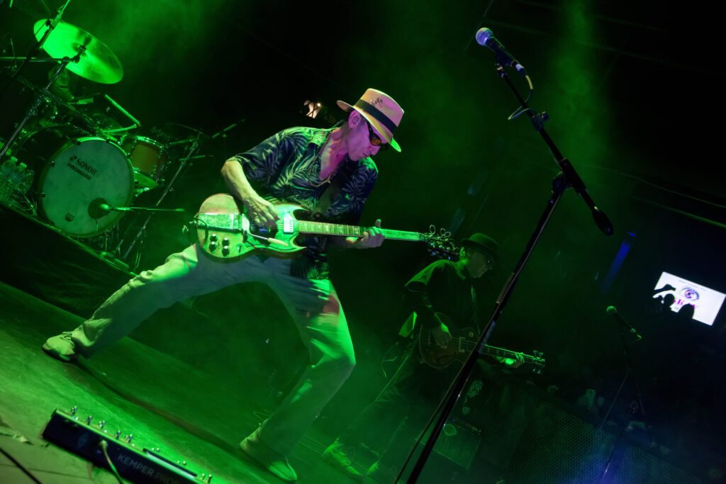 Skay y los Fakires visitando el interior con el sonido imperdible de Skay Beilinson en 2026