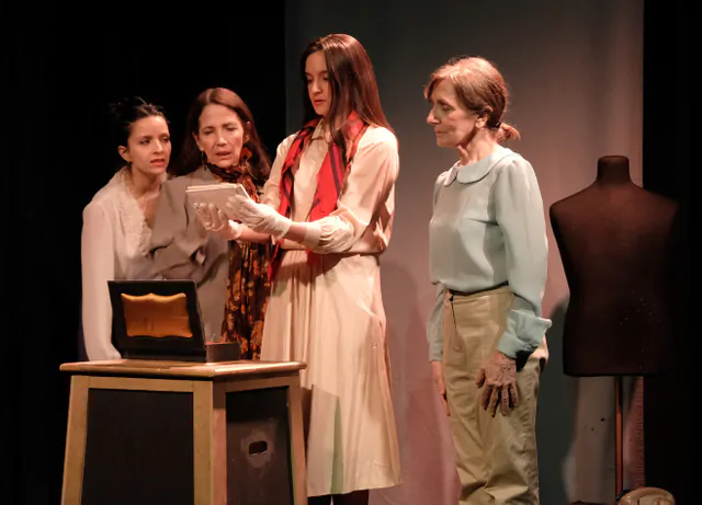Continúa el éxito de  la puesta teatral” La imagen presunta”…Reserva on line!!!!
